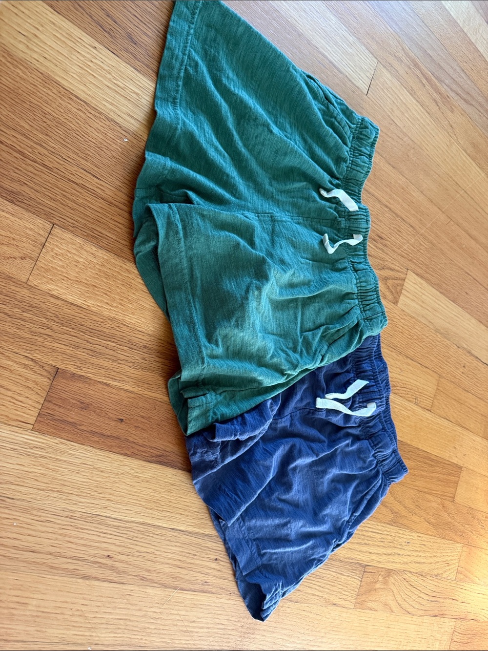 Primary Make Waves Lightweight Shorts Duo - Green & Indigo Blue 2x. Like New